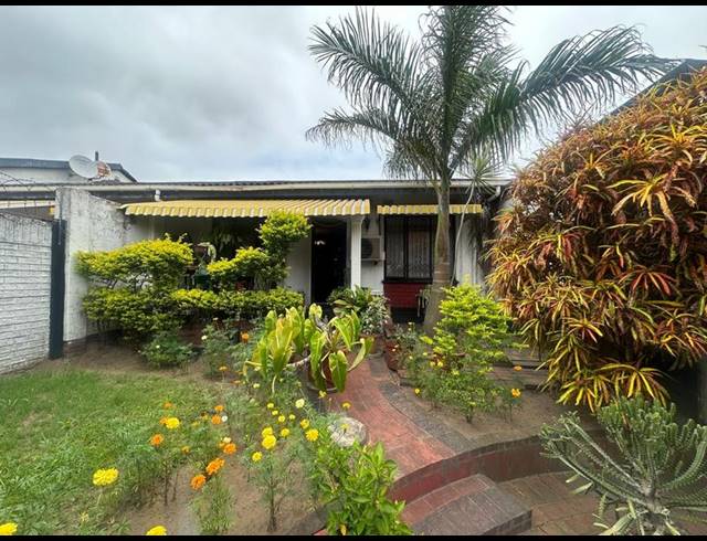 2 BEDROOM SIMPLEX FOR SALE IN MONTCLAIR